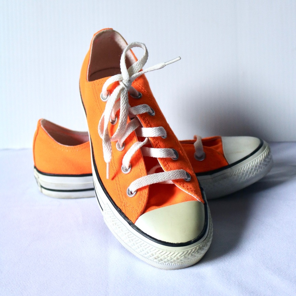 Converse All Star Neon Orange Low Top Sneakers Lace Up Women's Size 6